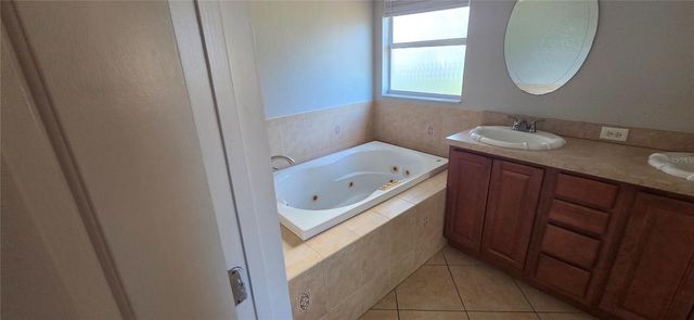 6807 E NORTH BAY STREET, Tampa, FL 33610