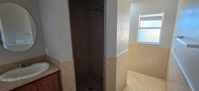 6807 E NORTH BAY STREET, Tampa, FL 33610