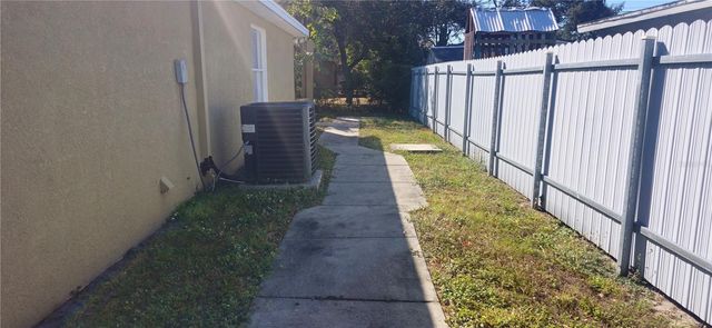 6807 E NORTH BAY STREET, Tampa, FL 33610