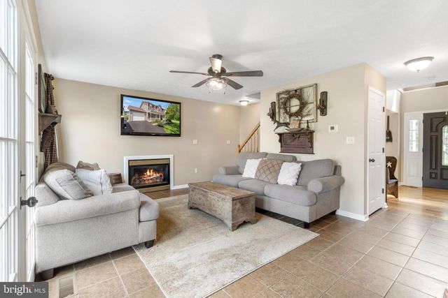 105 RIVIERA DR, Martinsburg, WV 25403