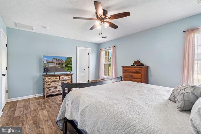 105 RIVIERA DR, Martinsburg, WV 25403