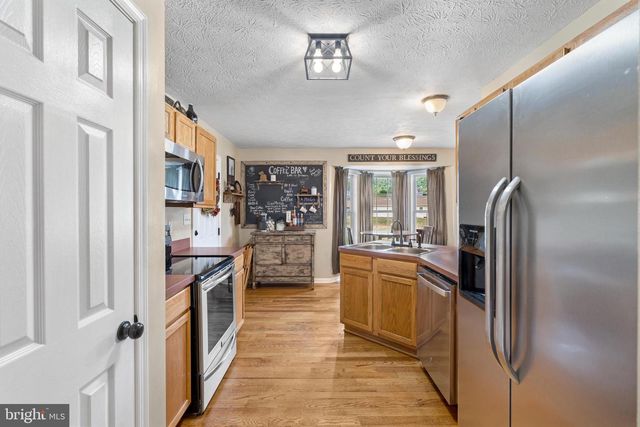 105 RIVIERA DR, Martinsburg, WV 25403