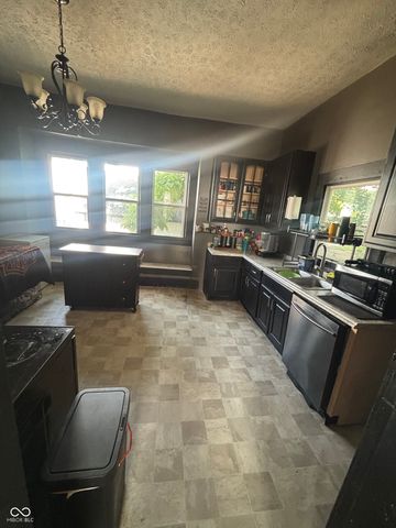 438 Colescott Street, Shelbyville, IN 46176