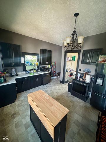 438 Colescott Street, Shelbyville, IN 46176