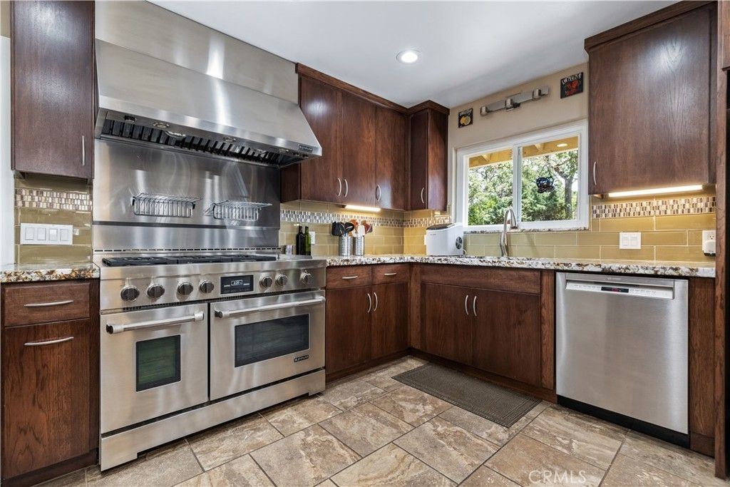 Image 18 of property listing at 8130 Azucena, Atascadero, CA 93422