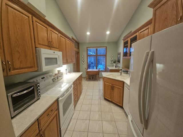 28 Deer Point Trail, Madison, WI 53719