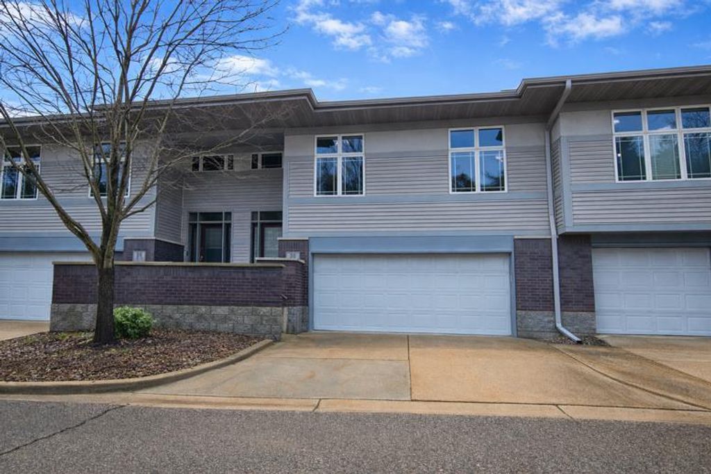 28 Deer Point Trail, Madison, WI 53719