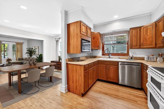 2813 Regent Street, Madison, WI 53705