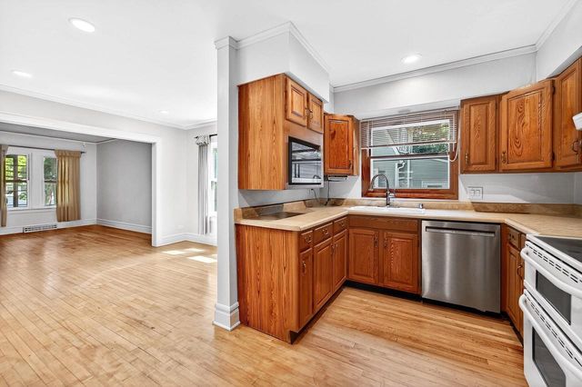 2813 Regent Street, Madison, WI 53705