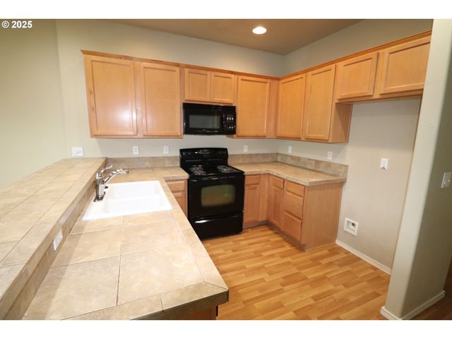 1461 Sw EDGEFIELD MEADOWS Ter, Troutdale, OR 97060