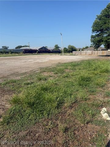 5222 South 31st, Fort Smith, AR 72901