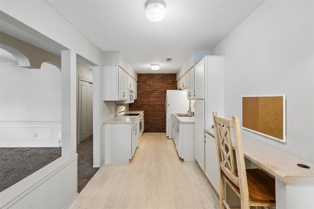 1440 20th Street 9, West Des Moines, IA 50265