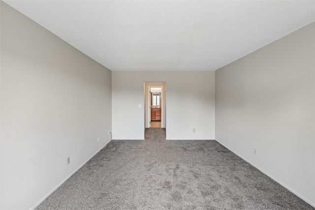 1440 20th Street 9, West Des Moines, IA 50265