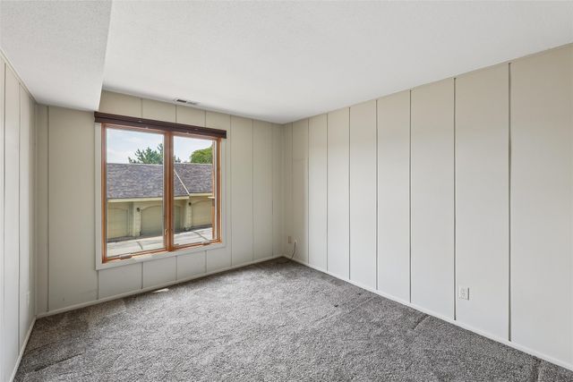 1440 20th Street 9, West Des Moines, IA 50265