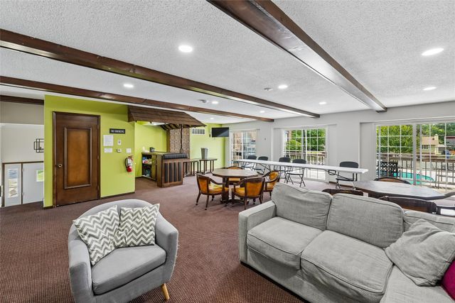 1440 20th Street 9, West Des Moines, IA 50265