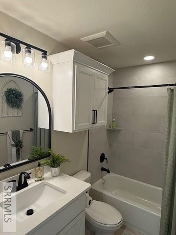 6410 Ender Ln, Idaho Falls, ID 83401