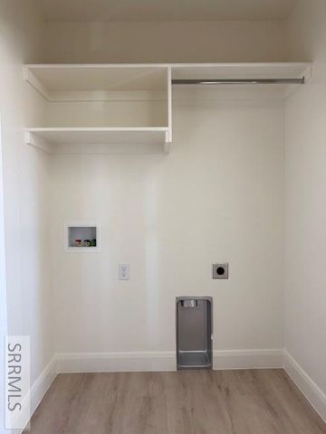 6410 Ender Ln, Idaho Falls, ID 83401