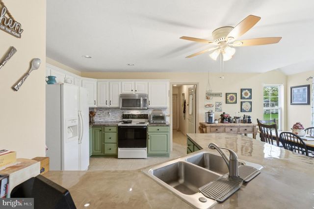 4 GREENFIELD RD, Cochranville, PA 19330