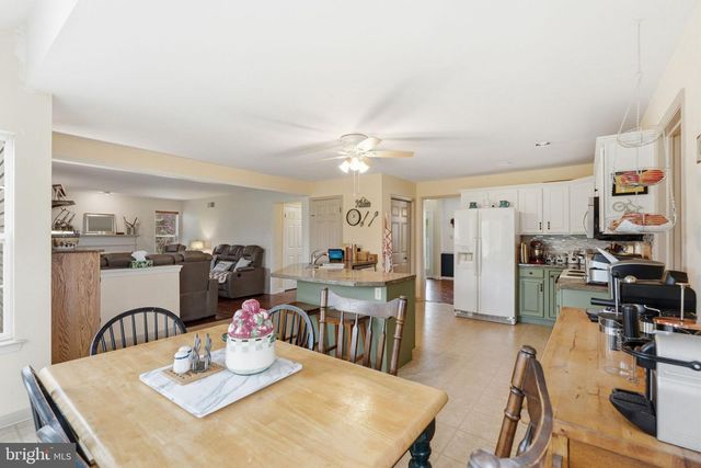 4 GREENFIELD RD, Cochranville, PA 19330