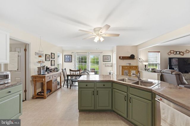 4 GREENFIELD RD, Cochranville, PA 19330