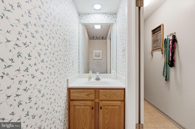 4 GREENFIELD RD, Cochranville, PA 19330