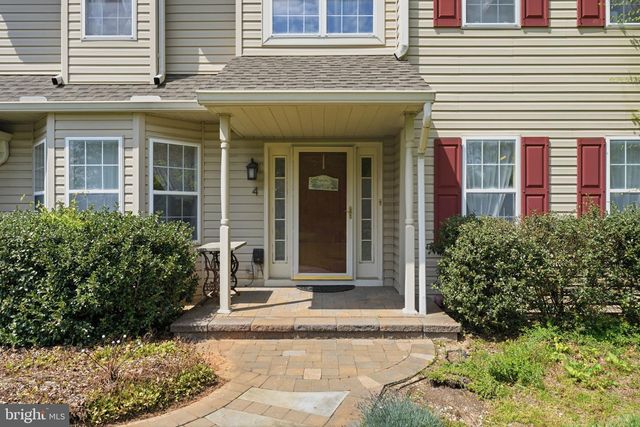 4 GREENFIELD RD, Cochranville, PA 19330