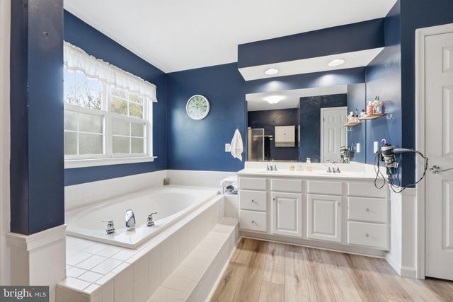 4 GREENFIELD RD, Cochranville, PA 19330
