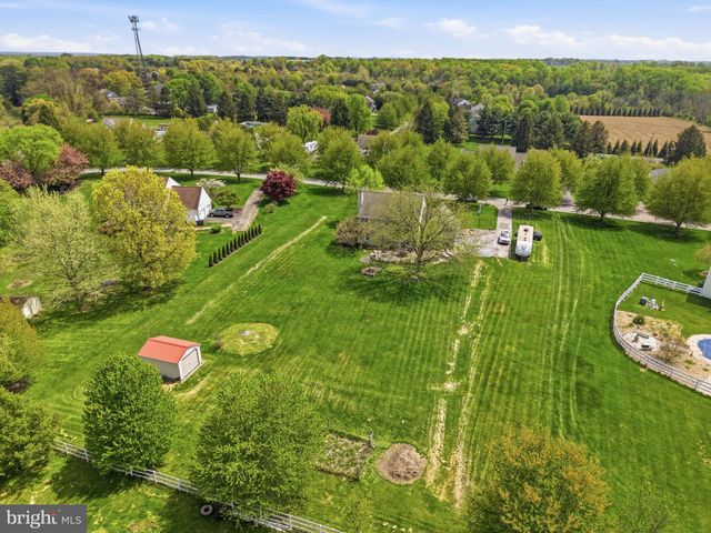 4 GREENFIELD RD, Cochranville, PA 19330