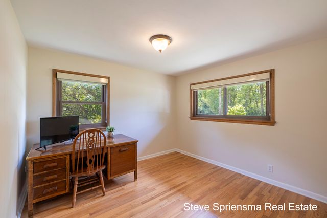 4372 Cordes Avenue NW, Comstock Park, MI 49321