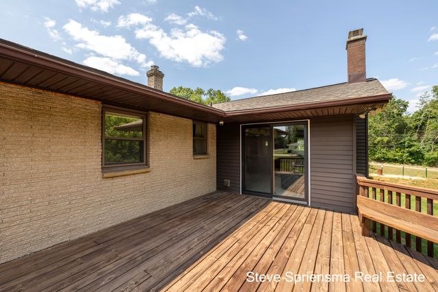 4372 Cordes Avenue NW, Comstock Park, MI 49321