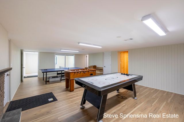 4372 Cordes Avenue NW, Comstock Park, MI 49321