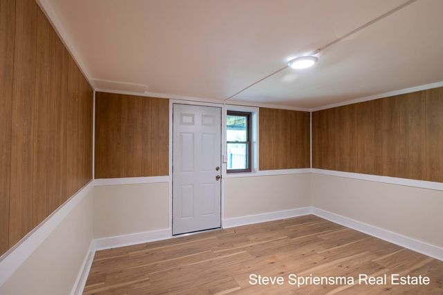 4372 Cordes Avenue NW, Comstock Park, MI 49321