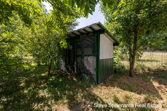 4372 Cordes Avenue NW, Comstock Park, MI 49321