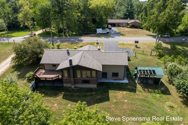 4372 Cordes Avenue NW, Comstock Park, MI 49321