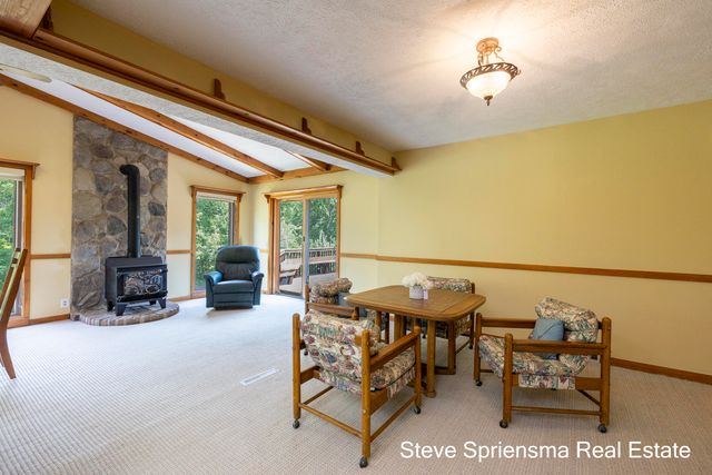 4372 Cordes Avenue NW, Comstock Park, MI 49321