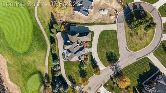 4650 Gatehouse Court, Oakland Charter Township, MI 48306