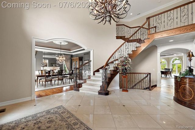 4650 Gatehouse Court, Oakland Charter Township, MI 48306