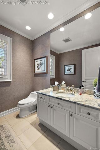 4650 Gatehouse Court, Oakland Charter Township, MI 48306