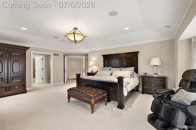 4650 Gatehouse Court, Oakland Charter Township, MI 48306