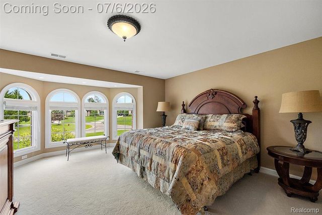 4650 Gatehouse Court, Oakland Charter Township, MI 48306
