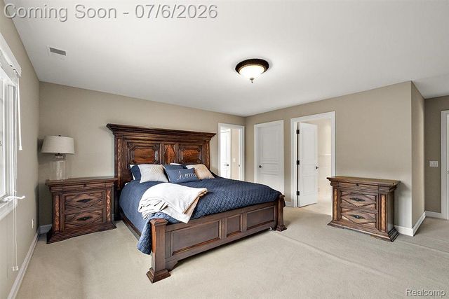 4650 Gatehouse Court, Oakland Charter Township, MI 48306