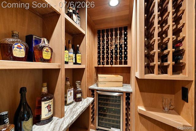 4650 Gatehouse Court, Oakland Charter Township, MI 48306