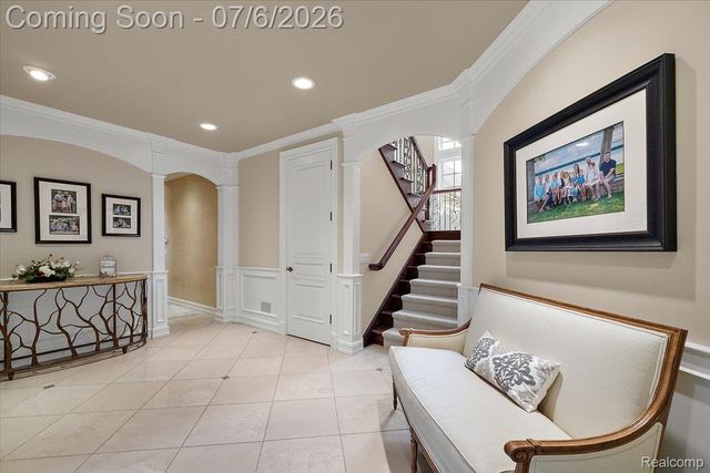 4650 Gatehouse Court, Oakland Charter Township, MI 48306