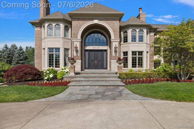 4650 Gatehouse Court, Oakland Charter Township, MI 48306