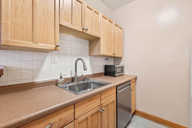 2309 Grand Avenue S 23, Minneapolis, MN 55405