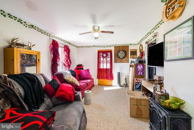 1012 E MAIN ST, Luray, VA 22835