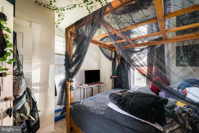 1012 E MAIN ST, Luray, VA 22835