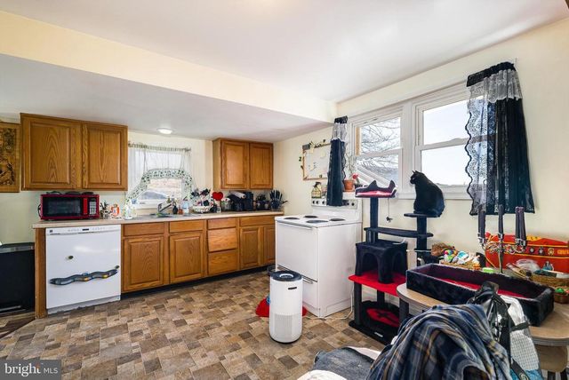 1012 E MAIN ST, Luray, VA 22835