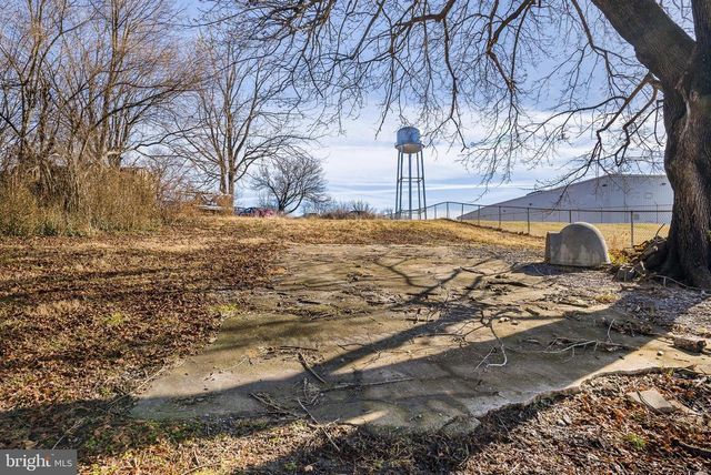 1012 E MAIN ST, Luray, VA 22835