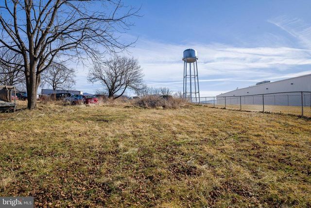 1012 E MAIN ST, Luray, VA 22835